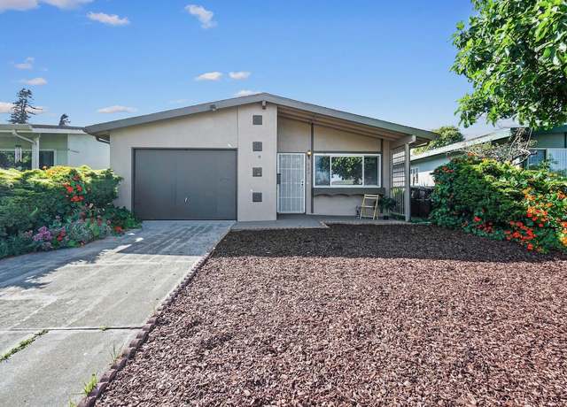 Property at 627 Bridge St, Watsonville, CA 95076, 2 beds, 1 bath