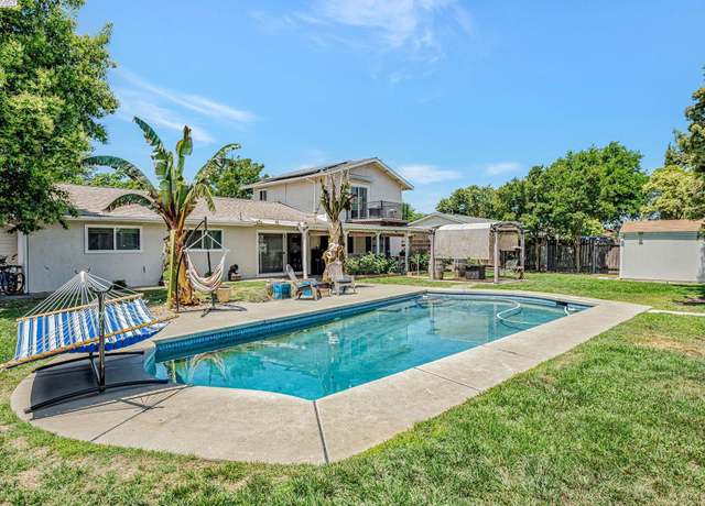 Property at 360 Calmace Dr, Dixon, CA 95620, 3 beds, 3 baths