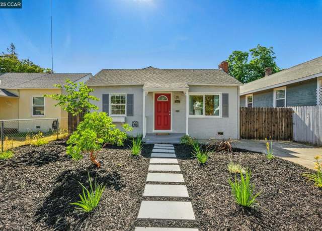 Property at 3832 33rd St, Sacramento, CA 95820, 2 beds, 1 bath