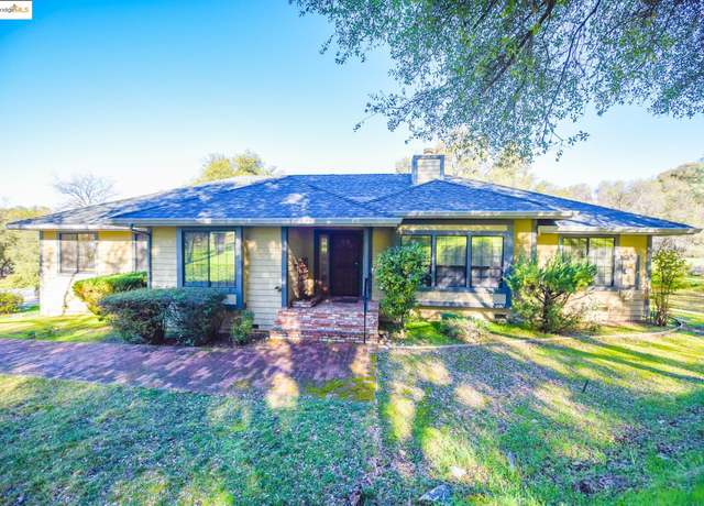 Property at 11550 Jennifer Ct, Sonora, CA 95370, 4 beds, 2 baths