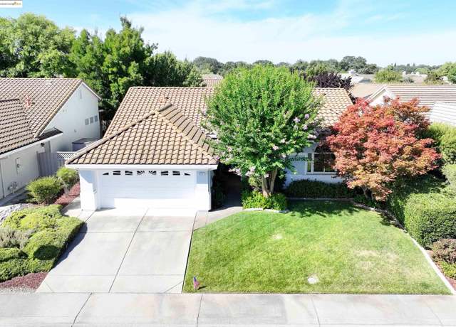 Property at 4201 Rose Creek Rd, Roseville, CA 95747, 3 beds, 2 baths