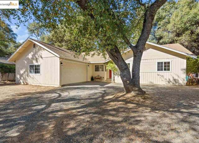 Property at 13064 Jackson Ml, Groveland, CA 95321, 3 beds, 2.5 baths