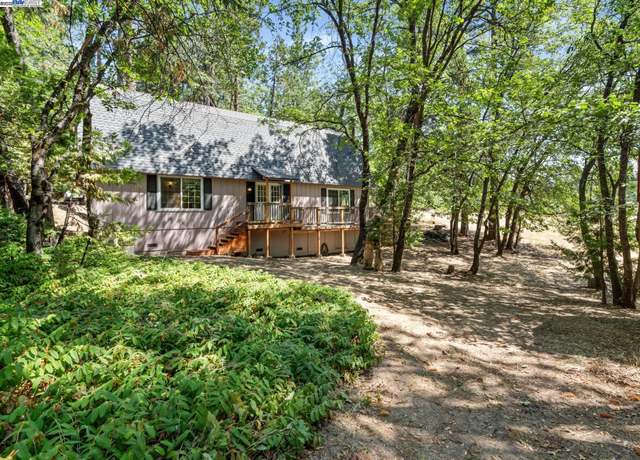 Property at 23875 Marshall Way, Twain Harte, CA 95383, 4 beds, 2 baths