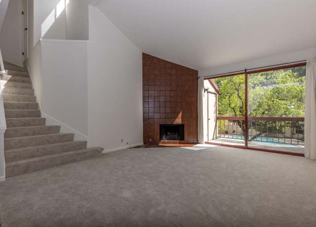 Property at 25912 Hayward Blvd #205, Hayward, CA 94542, 3 beds, 3 baths