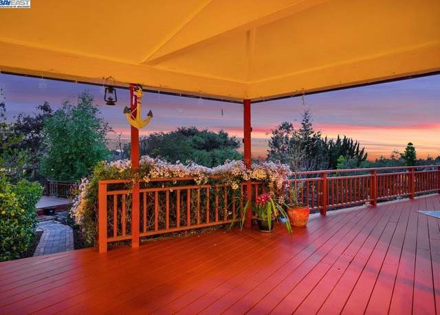 Property at 2503 Oakes Dr, Hayward, CA 94542, 4 beds, 3 baths