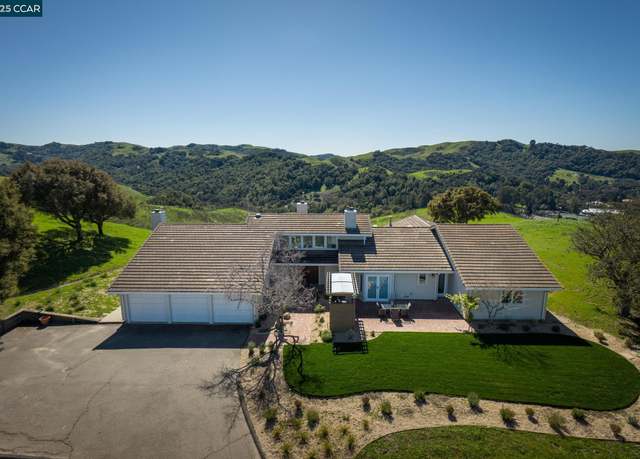 Property at 1970 Joseph Dr, Moraga, CA 94556, 4 beds, 3.5 baths