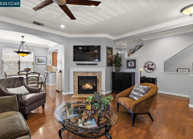Property at 26 Warhol Way, Pleasant Hill, CA 94523, 2 beds, 2.5 baths