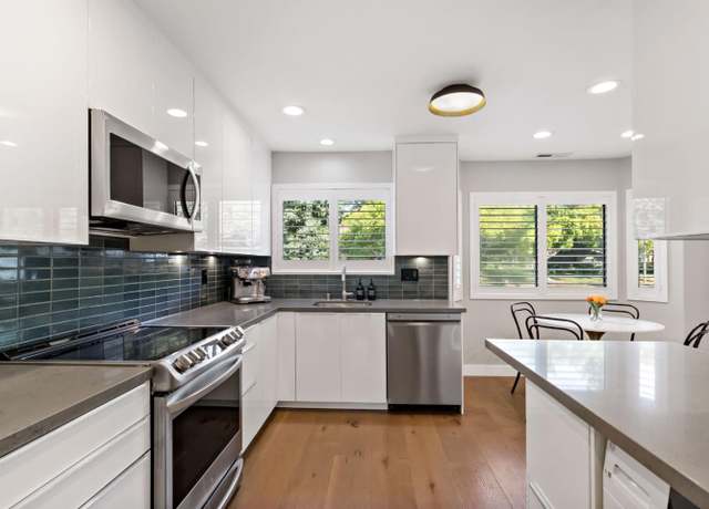 Property at 435 Alberto Way #2, Los Gatos, CA 95032, 3 beds, 2.5 baths