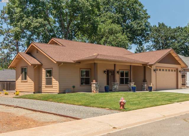 Property at 220 Fairway Dr, Weaverville, CA 96093, 3 beds, 2 baths