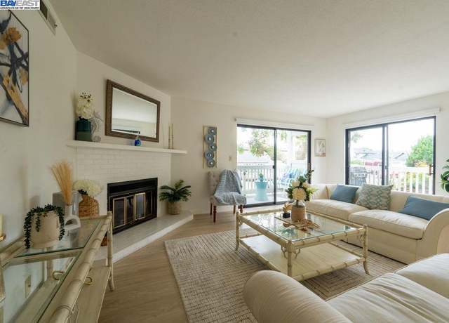Property at 402 Laurel, Half Moon Bay, CA 94019, 2 beds, 2 baths