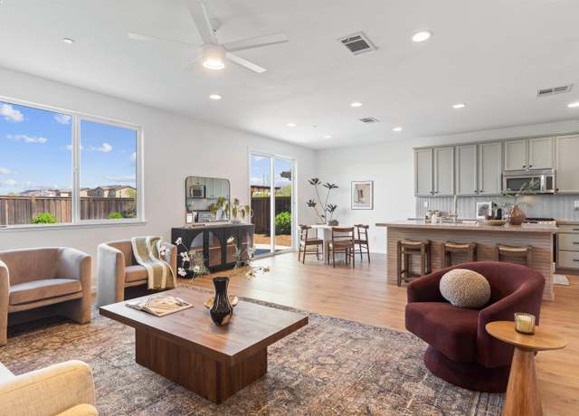 Property at 433 Sonnet Ct, Oakley, CA 94561, 5 beds, 4.5 baths