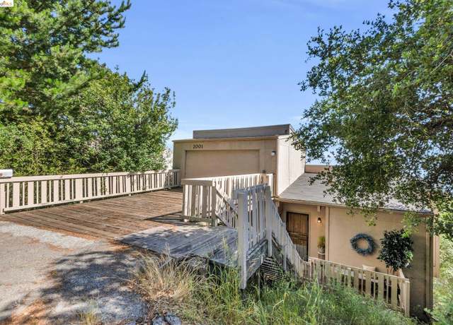 Property at 2001 Manzanita Dr, Oakland, CA 94611, 4 beds, 2 baths