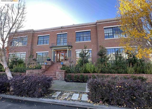 Property at 425 E 11th St #15, Oakland, CA 94606, 1 bed, 1 bath