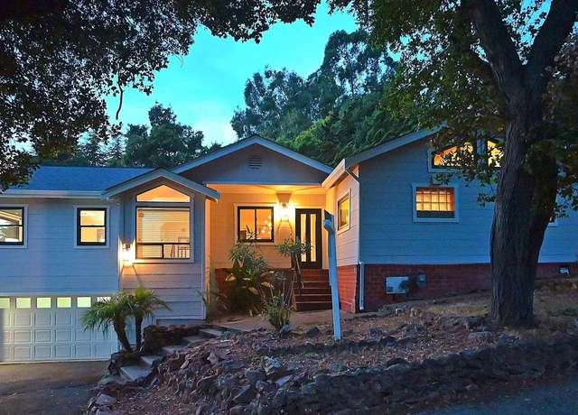 Property at 7548 Altura Pl, Oakland, CA 94605, 3 beds, 3 baths