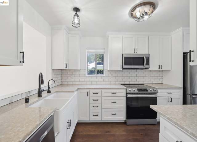 Property at 204 Pebblecreek Ct, Martinez, CA 94553, 3 beds, 2.5 baths