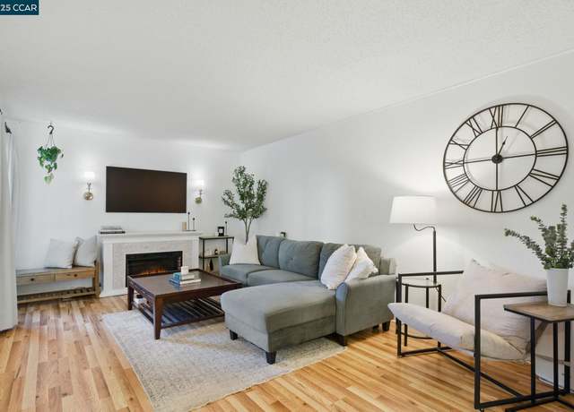 Property at 1700 Laguna St Unit B, Concord, CA 94520, 2 beds, 1 bath