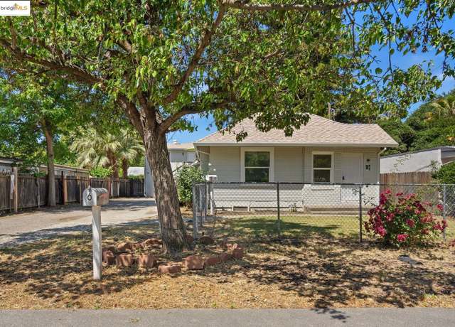 Property at 6 4th St, Woodland, CA 95695, 4 beds, 2 baths