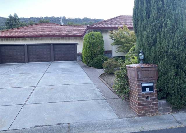 Property at 11 Foothill Ln, Pleasanton, CA 94588, 4 beds, 4 baths
