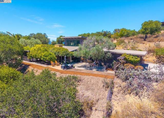 Property at 15335 Via Los Tulares, Carmel Valley, CA 93924, 2 beds, 2 baths