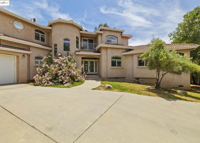Property at 14542 Lake Vista Dr, Sonora, CA 95370, 4 beds, 3 baths