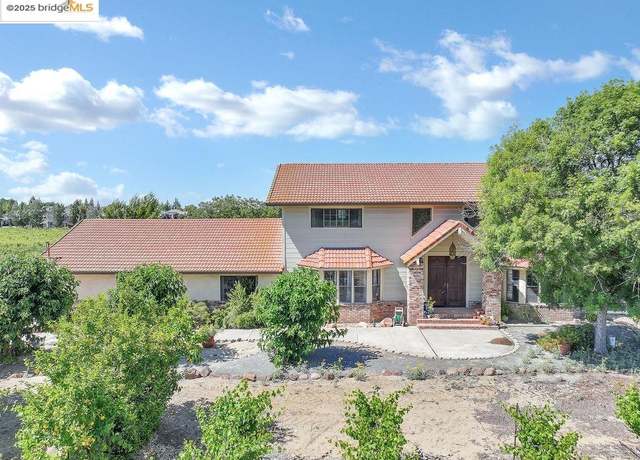Property at 1000 Vintage Dr, Oakley, CA 94561, 4 beds, 3 baths