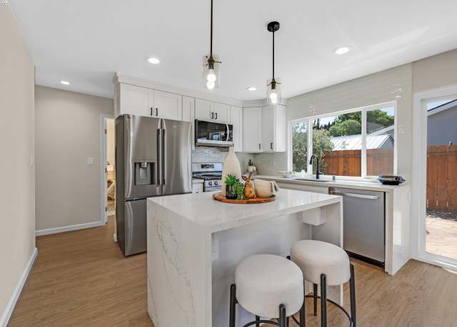 Property at 693 Mayten Dr, Livermore, CA 94551, 4 beds, 2 baths