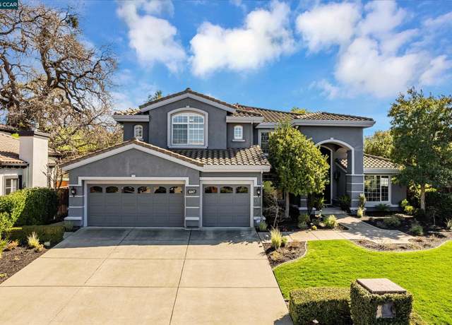 Property at 1247 Sunrise Ridge Dr, Lafayette, CA 94549, 4 beds, 3.5 baths