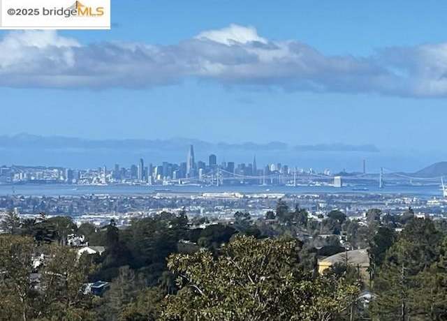 Property at 145 Thousand Oaks St, Oakland, CA 94605, 3 beds, 2.5 baths