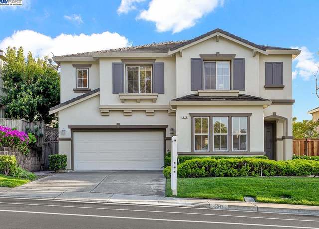 Property at 436 Wood Glen Dr, Richmond, CA 94806, 5 beds, 4 baths