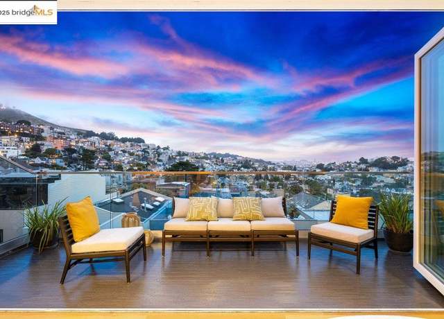 Property at 678 Clipper St #2, San Francisco, CA 94114, 2 beds, 3 baths