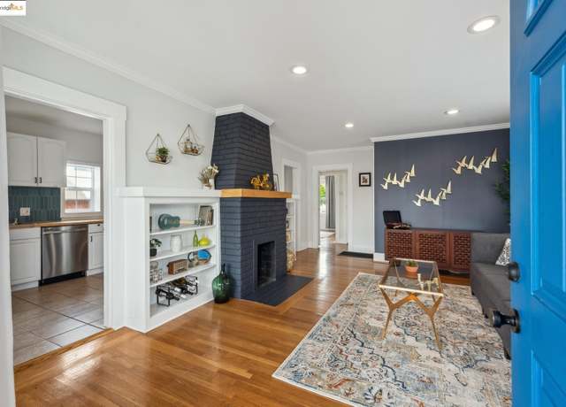 Property at 2452 64th Ave, Oakland, CA 94605, 2 beds, 1 bath