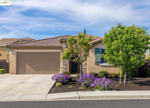 Property at 14 Prescott Cir, Oakley, CA 94561, 3 beds, 2 baths