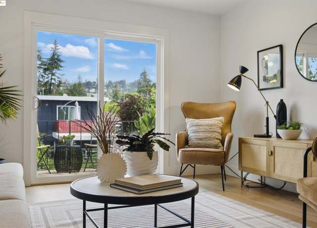 Property at 2028 Damuth St #4, Oakland, CA 94602, 2 beds, 1 bath
