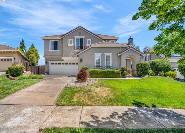 Property at 160 E Country Club Dr, Brentwood, CA 94513, 5 beds, 4.5 baths