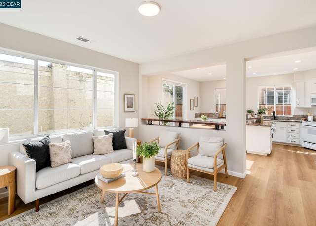 Property at 343 Accolade Dr, San Leandro, CA 94577, 4 beds, 2.5 baths