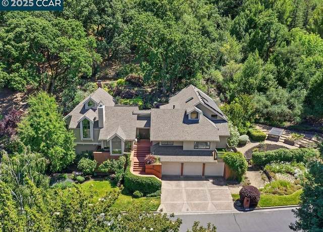 Property at 27 Toledo Dr, Lafayette, CA 94549, 5 beds, 3.5 baths