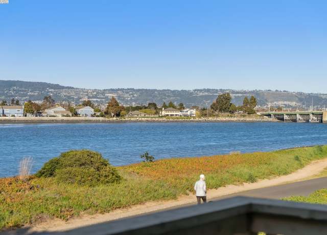 Property at 9 Palm Beach Ln, Alameda, CA 94502, 3 beds, 2.5 baths