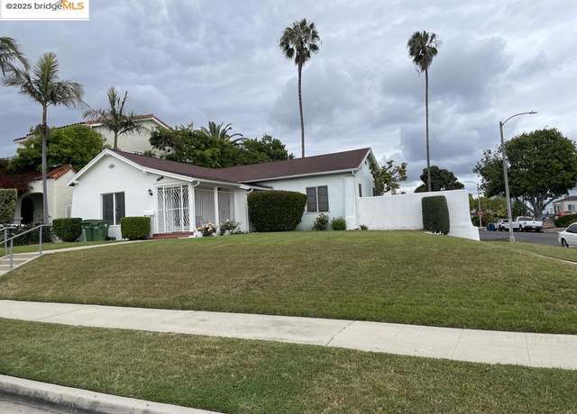 Property at 1136 S Ridgeley, Los Angeles, CA 90019, 3 beds, 2 baths