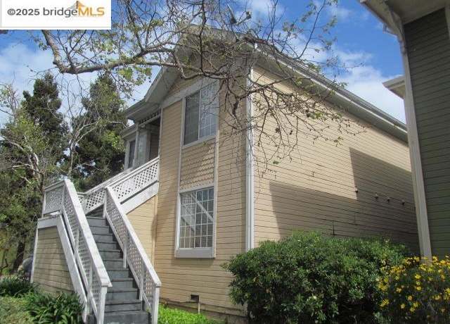 Property at 1424 Market St, Oakland, CA 94607, 5 beds, 4 baths