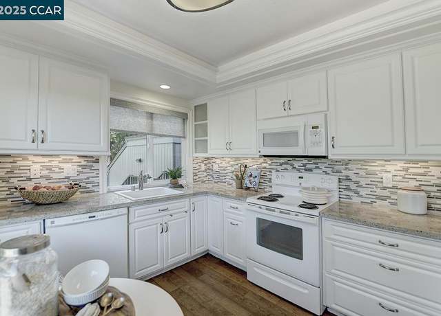 Property at 3258 Rossmoor Pkwy #3, Walnut Creek, CA 94595, 2 beds, 2 baths