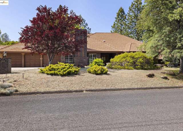 Property at 21686 Apple Hill Dr, Sonora, CA 95370, 3 beds, 3.5 baths