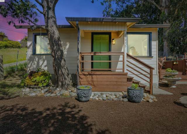 Property at 19975 John Dr, Castro Valley, CA 94546, 2 beds, 1 bath
