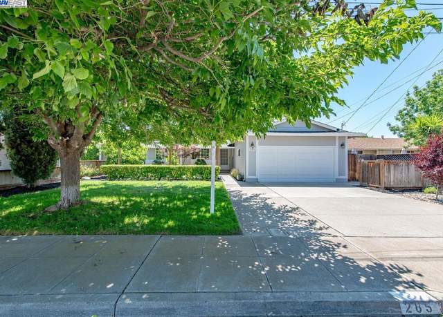 Property at 285 Edythe St, Livermore, CA 94550, 3 beds, 2 baths
