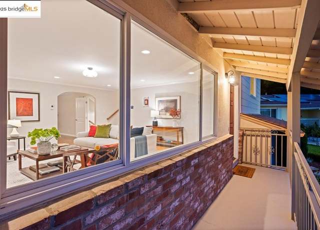 Property at 21 Maggiora Ct, Oakland, CA 94605, 3 beds, 2.5 baths