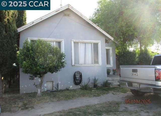 Property at 2400 Olive Ave, Atwater, CA 95301, 2 beds, 1 bath