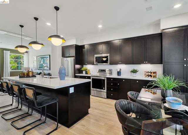 Property at 27258 Lumina Ct #8, Hayward, CA 94541, 3 beds, 3.5 baths