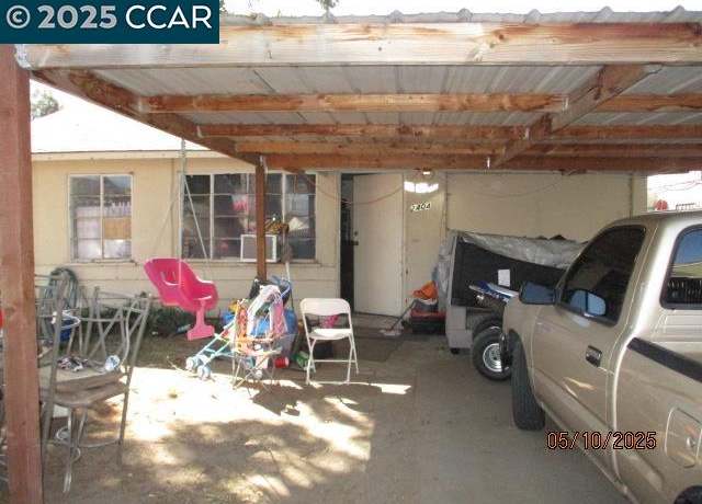 Property at 2404 Olive Ave, Atwater, CA 95301, 2 beds, 1 bath
