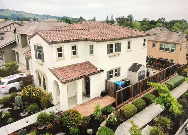Property at 1811 Velvetleaf Ln, Santa Rosa, CA 95404, 4 beds, 3 baths