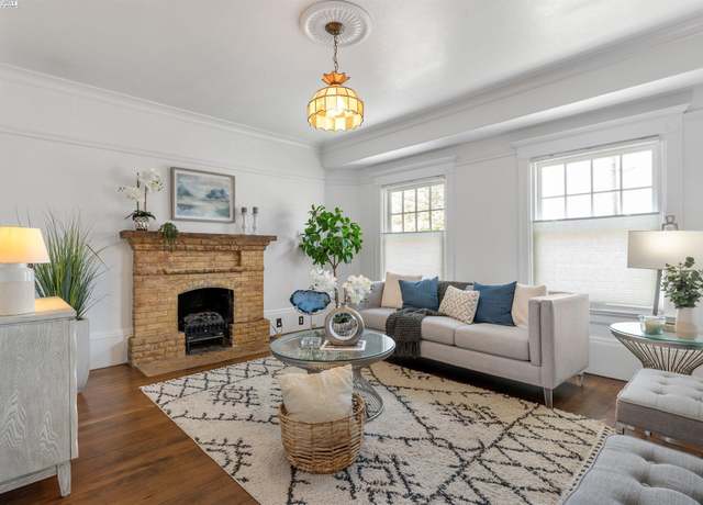 Property at 1034 E 21st St, Oakland, CA 94606, 3 beds, 2 baths