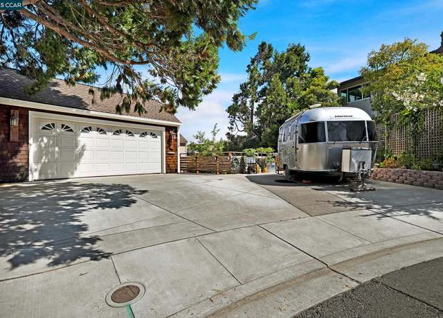 Property at 112 Inverness Ct, Benicia, CA 94510, 3 beds, 2.5 baths